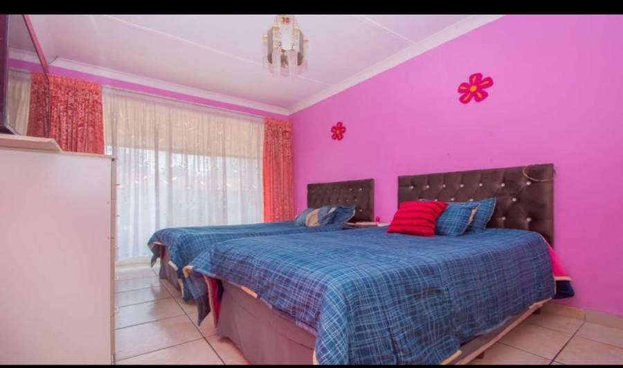2 Bedroom Property for Sale in Florida Lake Gauteng
