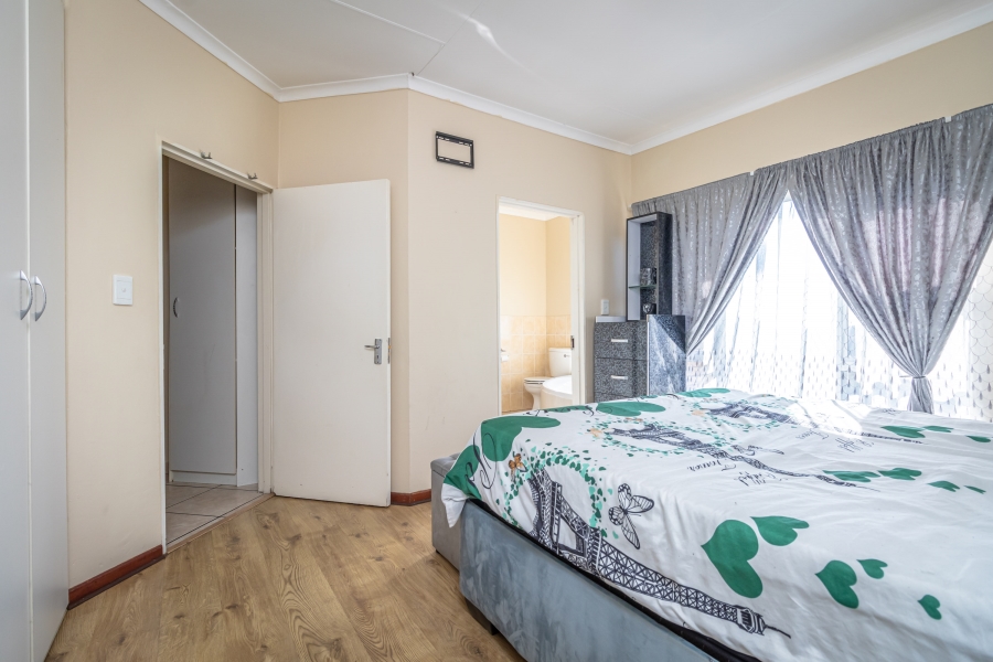 3 Bedroom Property for Sale in Rangeview Gauteng