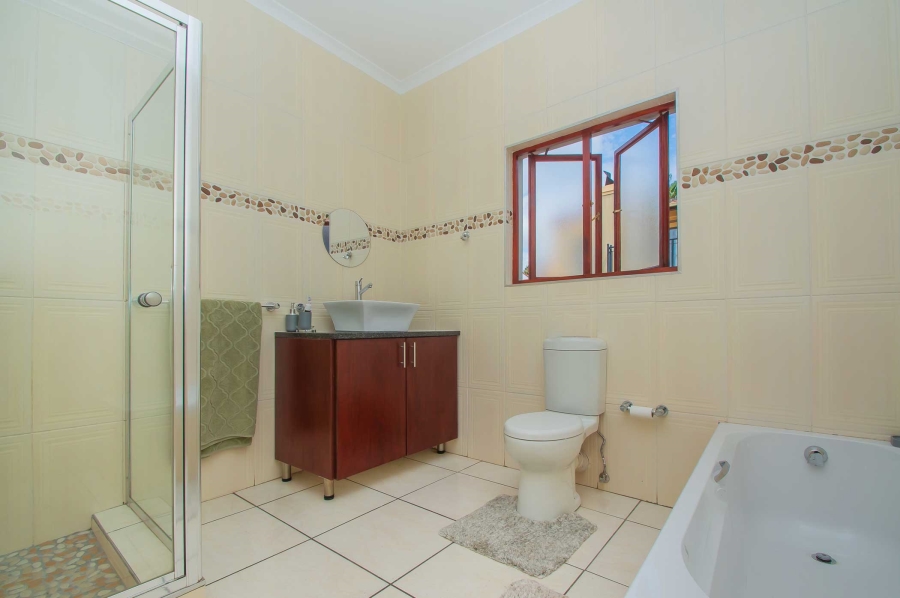 3 Bedroom Property for Sale in Allens Nek Gauteng