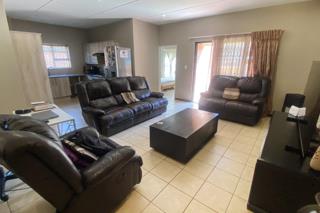 3 Bedroom Property for Sale in Wilgeheuwel Gauteng
