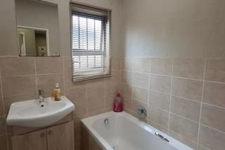 3 Bedroom Property for Sale in Wilgeheuwel Gauteng