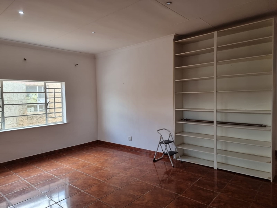 5 Bedroom Property for Sale in Roodepoort Central Gauteng