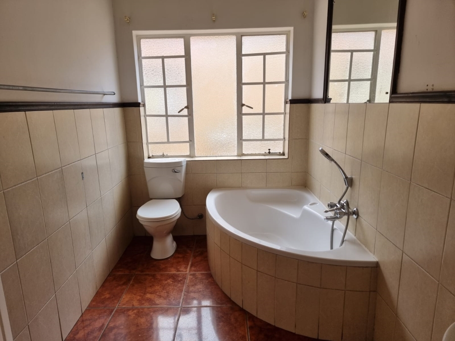 5 Bedroom Property for Sale in Roodepoort Central Gauteng