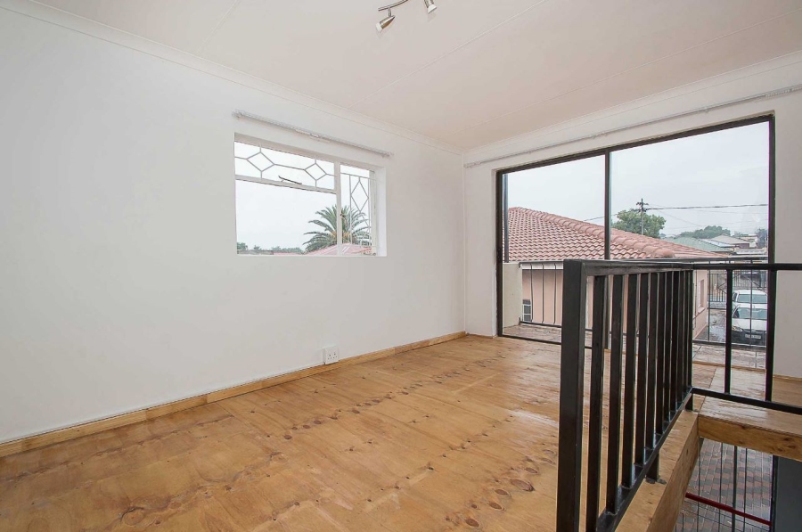 5 Bedroom Property for Sale in Roodepoort Central Gauteng