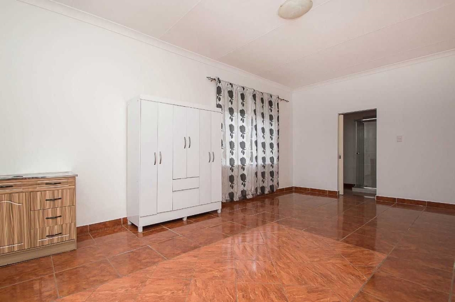 5 Bedroom Property for Sale in Roodepoort Central Gauteng