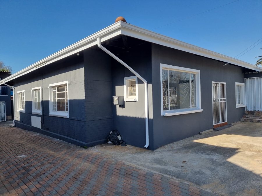 5 Bedroom Property for Sale in Roodepoort Central Gauteng