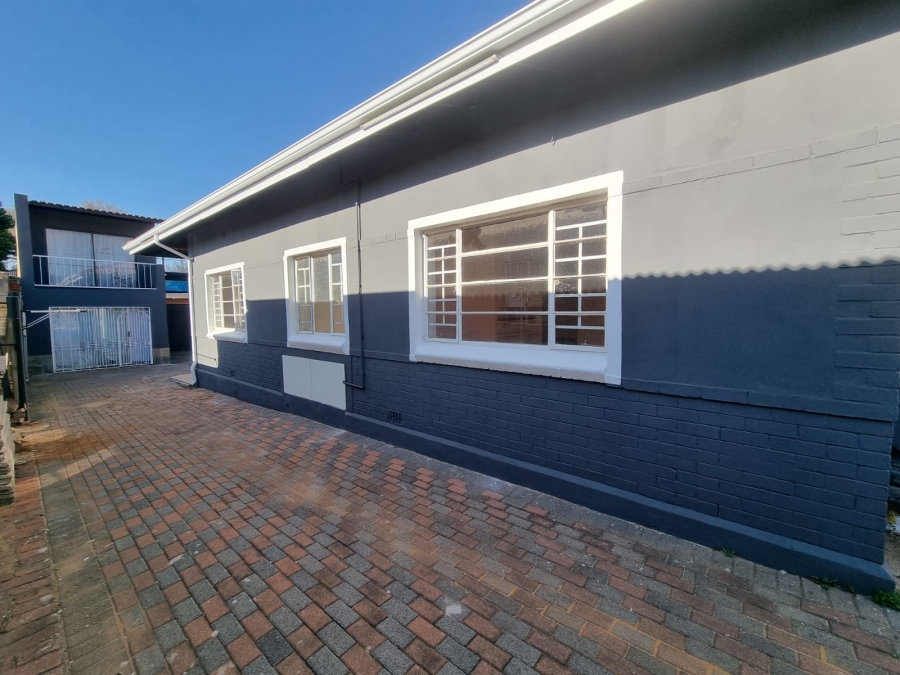 5 Bedroom Property for Sale in Roodepoort Central Gauteng