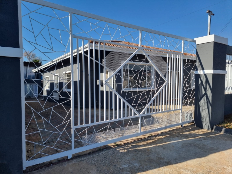 5 Bedroom Property for Sale in Roodepoort Central Gauteng