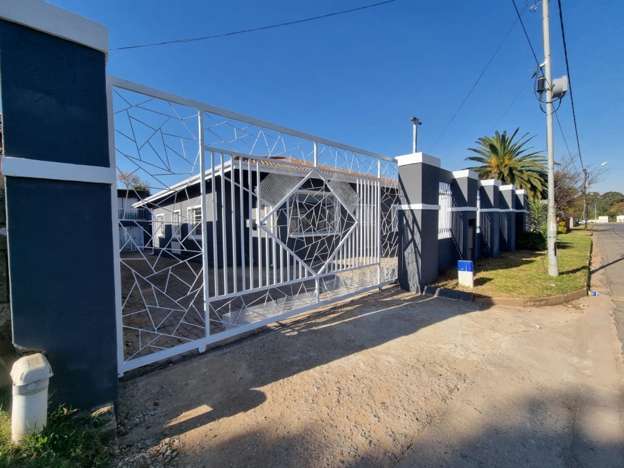 5 Bedroom Property for Sale in Roodepoort Central Gauteng