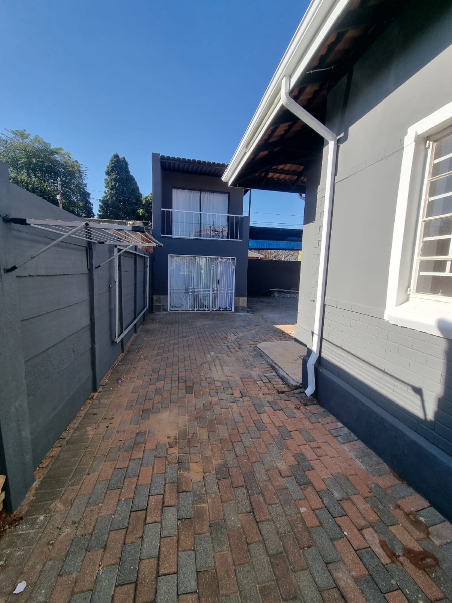 5 Bedroom Property for Sale in Roodepoort Central Gauteng