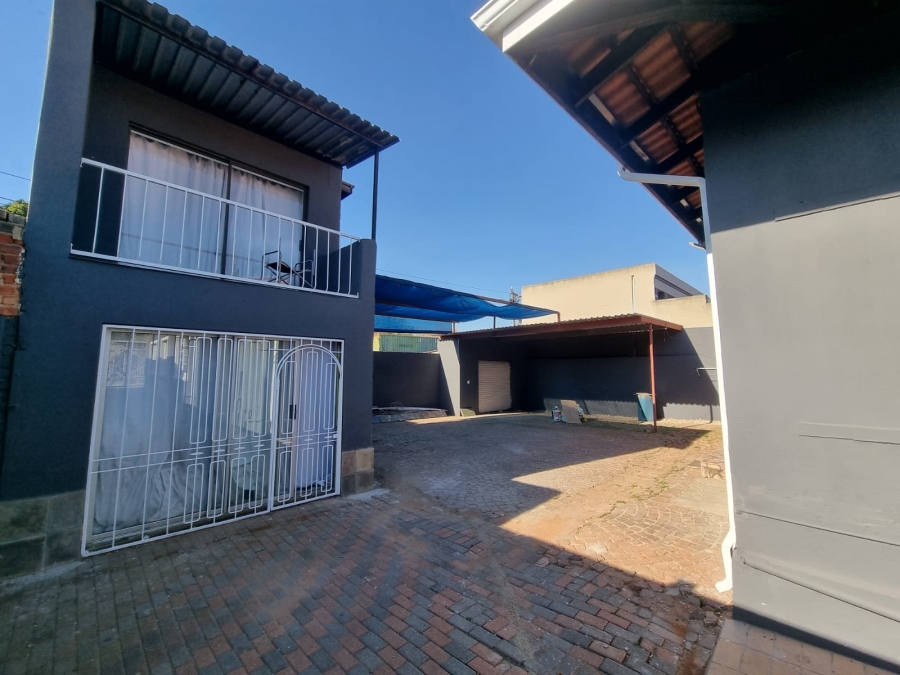 5 Bedroom Property for Sale in Roodepoort Central Gauteng
