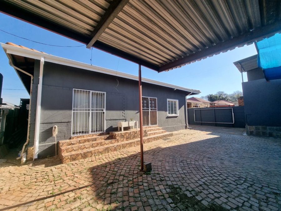5 Bedroom Property for Sale in Roodepoort Central Gauteng