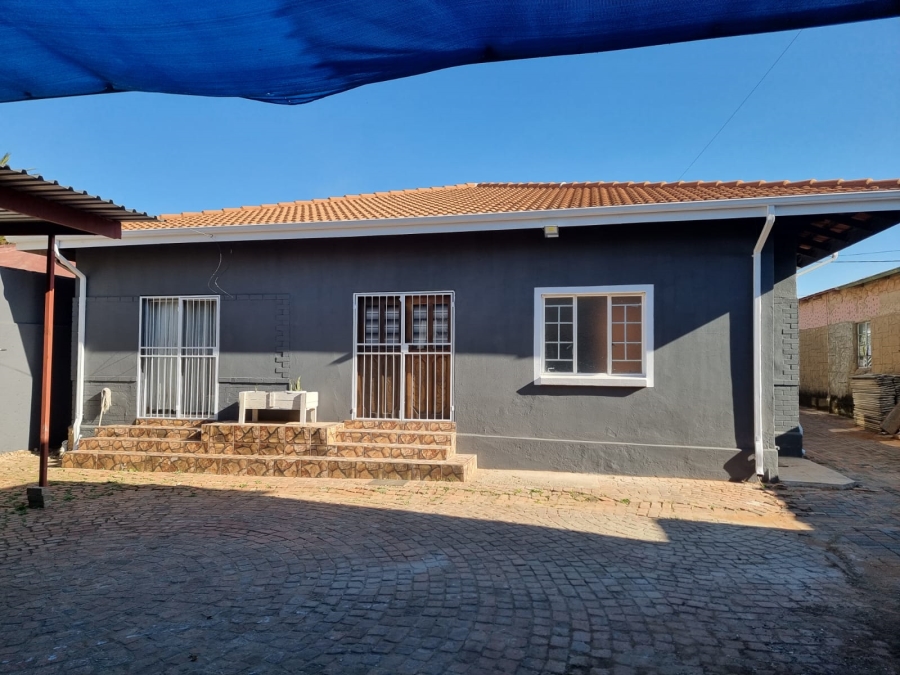5 Bedroom Property for Sale in Roodepoort Central Gauteng