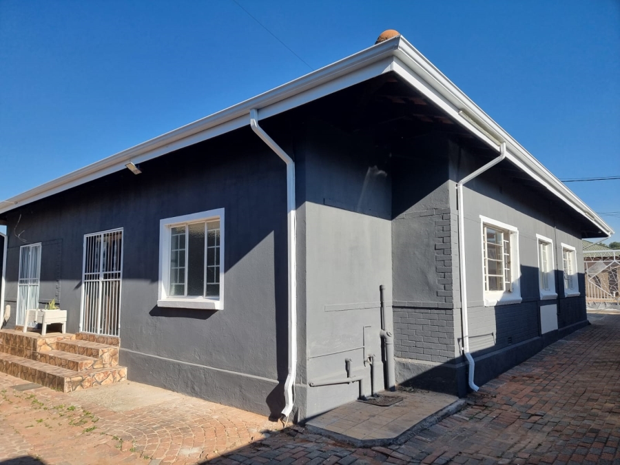 5 Bedroom Property for Sale in Roodepoort Central Gauteng