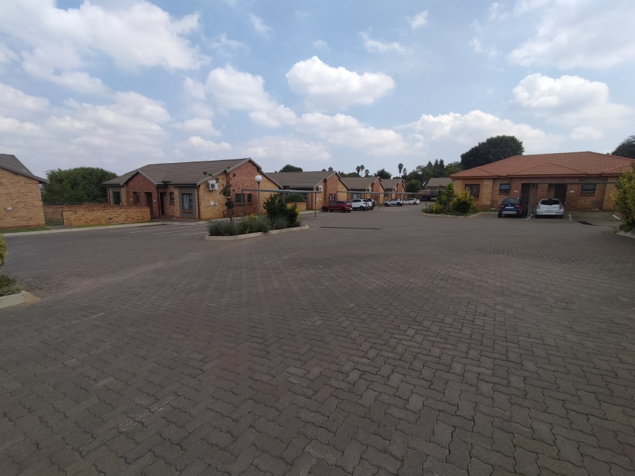 2 Bedroom Property for Sale in Bergbron Gauteng