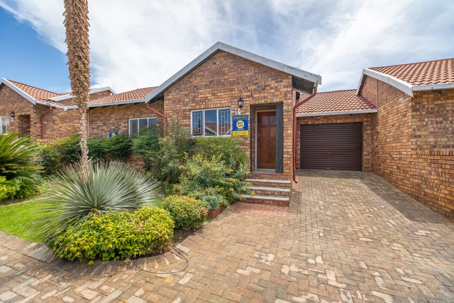 To Let 2 Bedroom Property for Rent in Groblerpark Gauteng