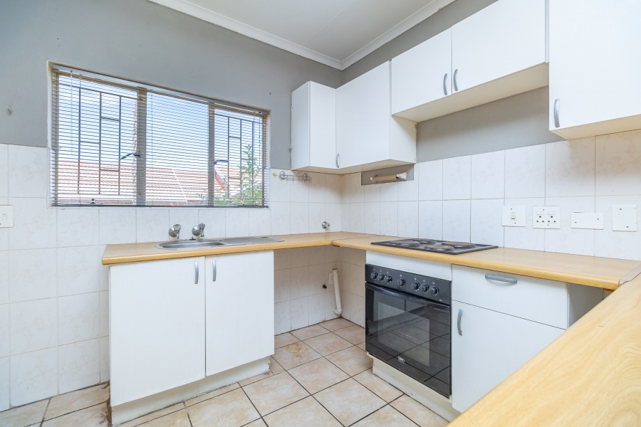 To Let 2 Bedroom Property for Rent in Groblerpark Gauteng