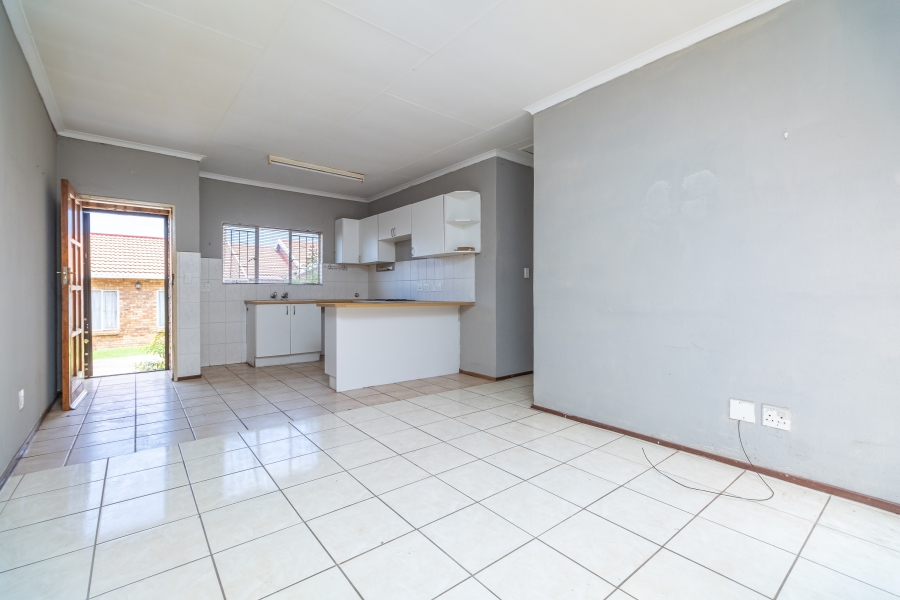 To Let 2 Bedroom Property for Rent in Groblerpark Gauteng