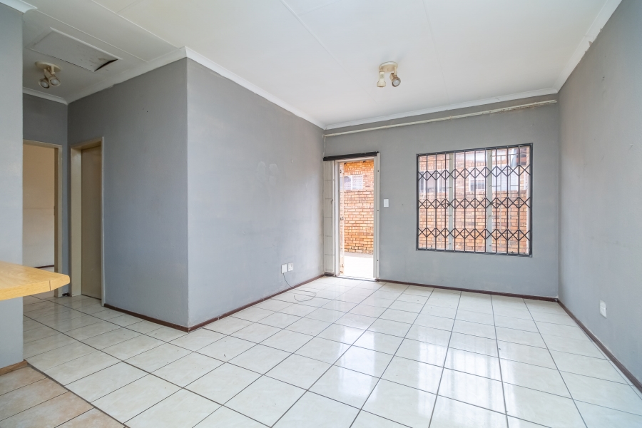 To Let 2 Bedroom Property for Rent in Groblerpark Gauteng