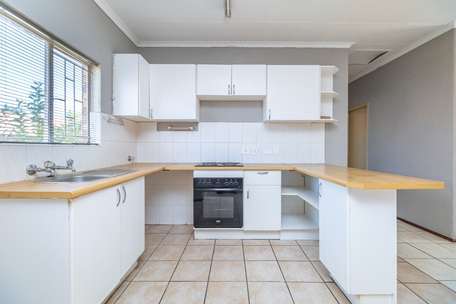 2 Bedroom Property for Sale in Groblerpark Gauteng