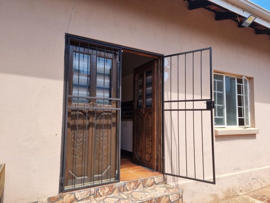 To Let 2 Bedroom Property for Rent in Roodepoort Central Gauteng