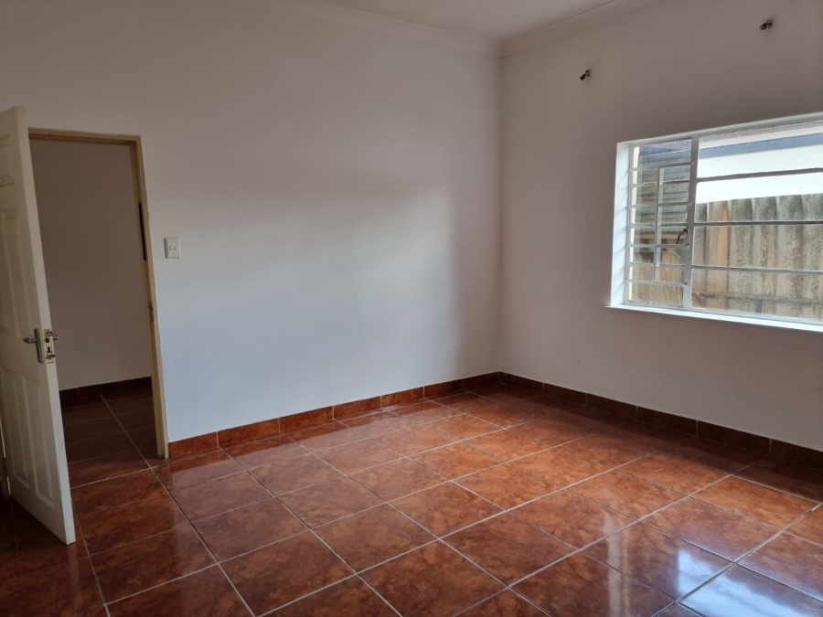 To Let 2 Bedroom Property for Rent in Roodepoort Central Gauteng