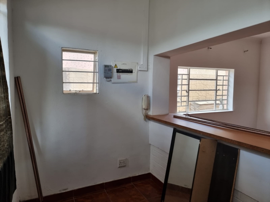 To Let 2 Bedroom Property for Rent in Roodepoort Central Gauteng