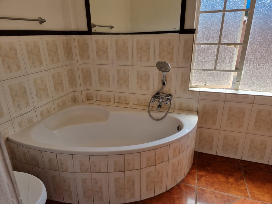 To Let 2 Bedroom Property for Rent in Roodepoort Central Gauteng