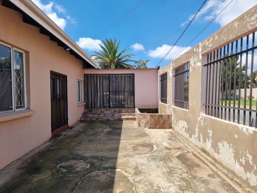 To Let 2 Bedroom Property for Rent in Roodepoort Central Gauteng