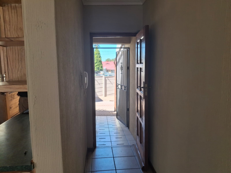2 Bedroom Property for Sale in Greenhills Gauteng