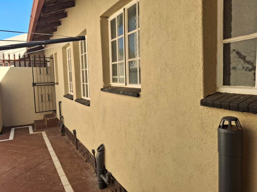 2 Bedroom Property for Sale in Greenhills Gauteng