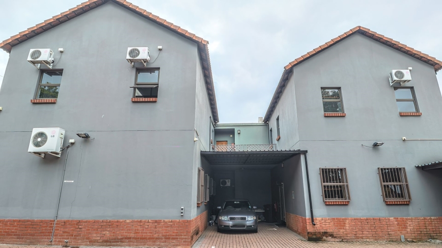 Commercial Property for Sale in Eldoraigne Gauteng