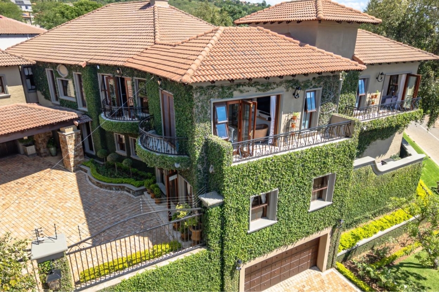 5 Bedroom Property for Sale in Waterkloof Ridge Gauteng