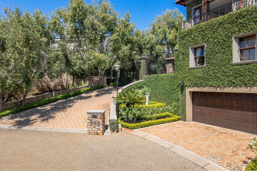 5 Bedroom Property for Sale in Waterkloof Ridge Gauteng