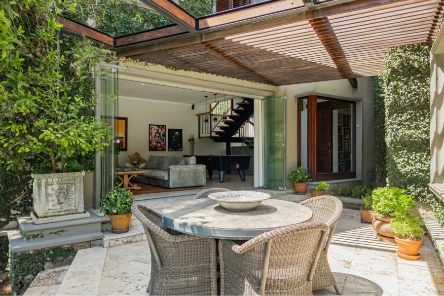 5 Bedroom Property for Sale in Waterkloof Ridge Gauteng