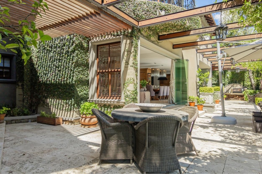 5 Bedroom Property for Sale in Waterkloof Ridge Gauteng