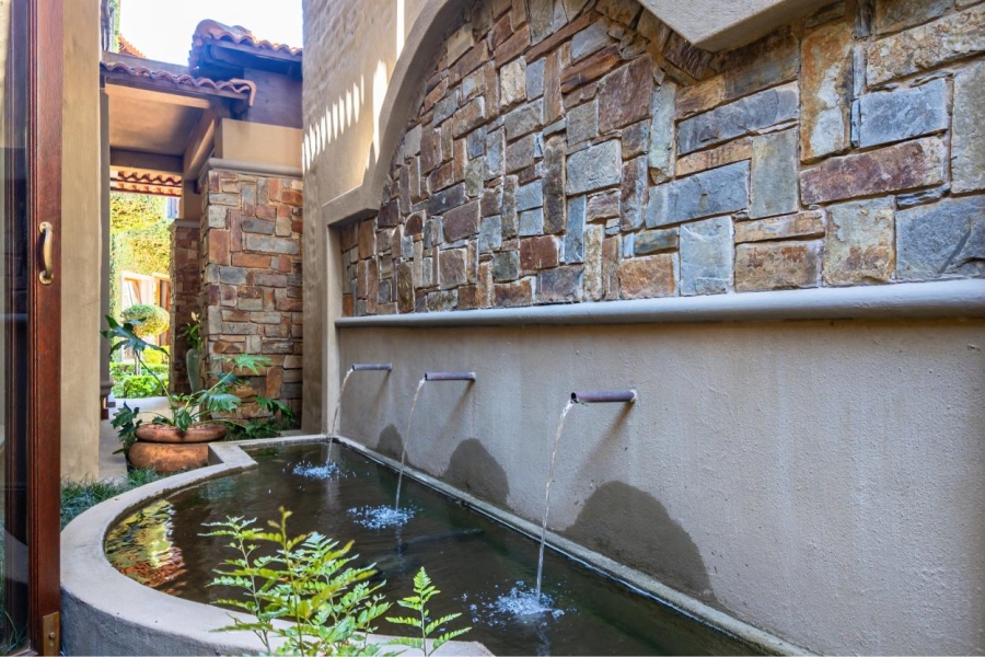 5 Bedroom Property for Sale in Waterkloof Ridge Gauteng