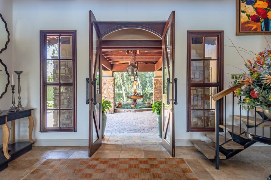 5 Bedroom Property for Sale in Waterkloof Ridge Gauteng