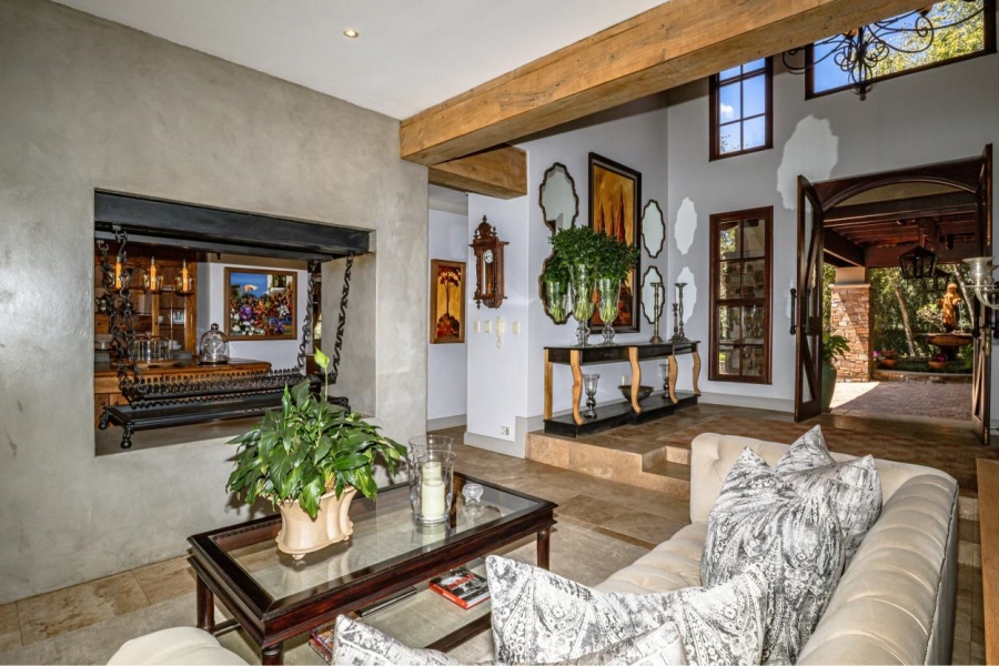 5 Bedroom Property for Sale in Waterkloof Ridge Gauteng