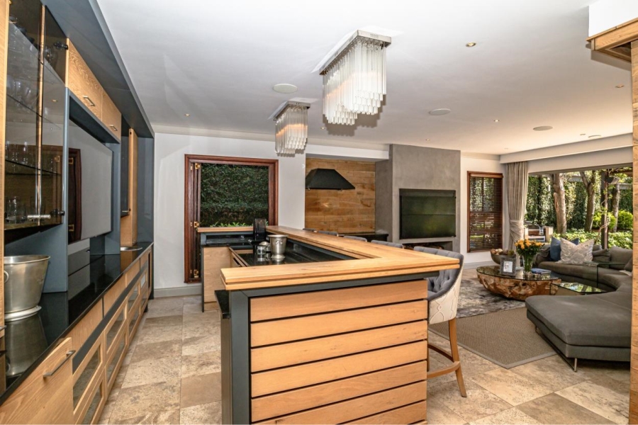 5 Bedroom Property for Sale in Waterkloof Ridge Gauteng