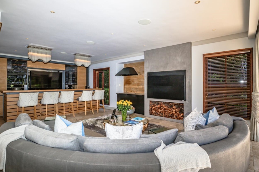 5 Bedroom Property for Sale in Waterkloof Ridge Gauteng