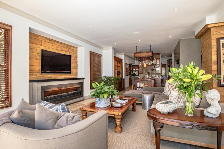 5 Bedroom Property for Sale in Waterkloof Ridge Gauteng