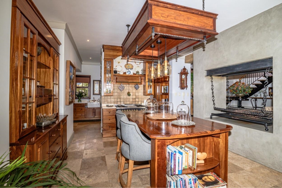 5 Bedroom Property for Sale in Waterkloof Ridge Gauteng