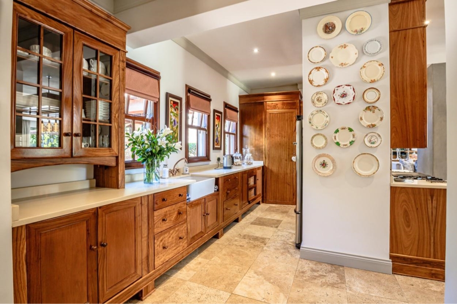 5 Bedroom Property for Sale in Waterkloof Ridge Gauteng