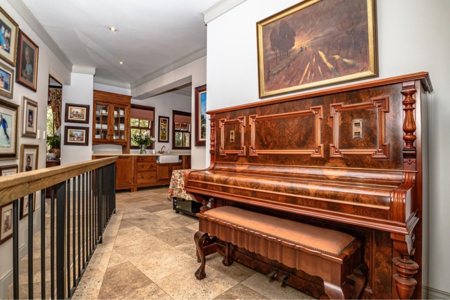 5 Bedroom Property for Sale in Waterkloof Ridge Gauteng