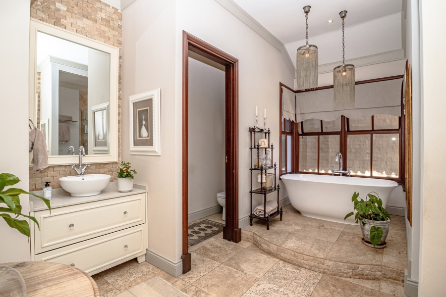 5 Bedroom Property for Sale in Waterkloof Ridge Gauteng