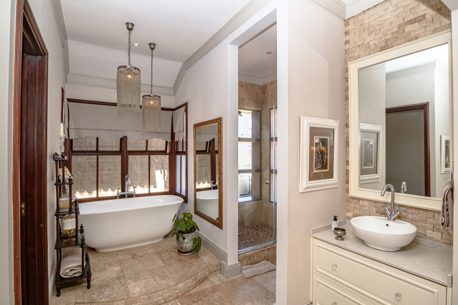 5 Bedroom Property for Sale in Waterkloof Ridge Gauteng