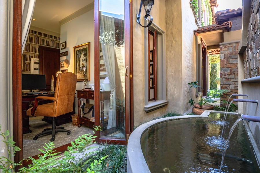 5 Bedroom Property for Sale in Waterkloof Ridge Gauteng