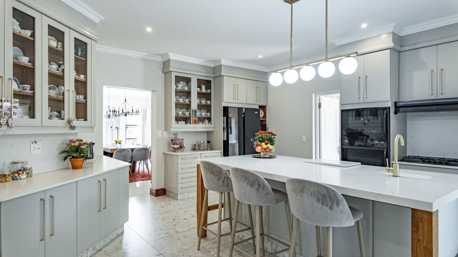 5 Bedroom Property for Sale in Cornwall Hill Gauteng