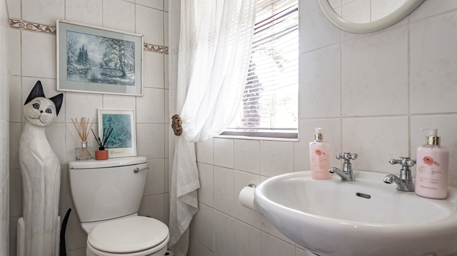 5 Bedroom Property for Sale in Cornwall Hill Gauteng